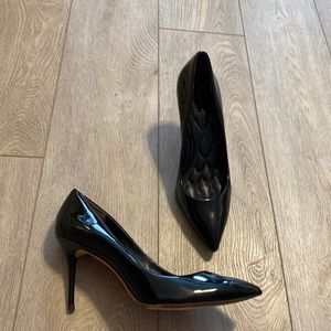B Brian Atwood Black Patent Leather Heel, Size 11